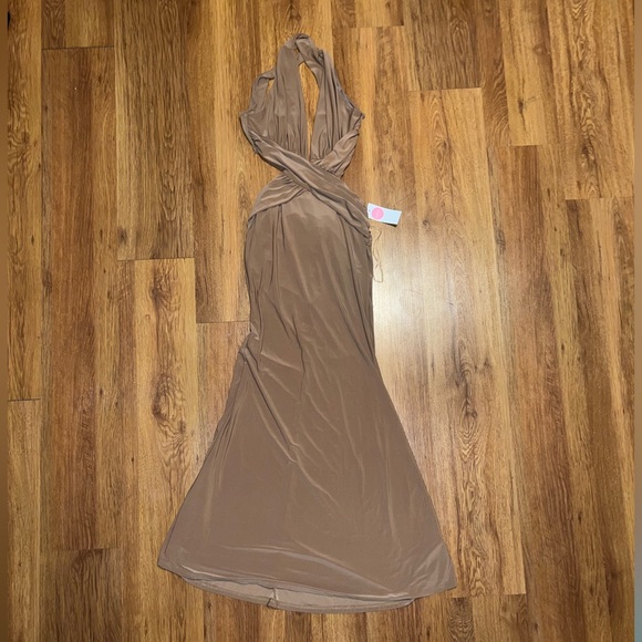 Tan Spring Haze LA backless Formal Dress - Picture 4 of 7